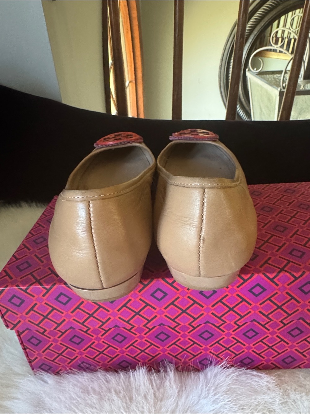 Women's Beige Leather Ballet Flats with Red-Pink Emblem - Picture 10 of 15